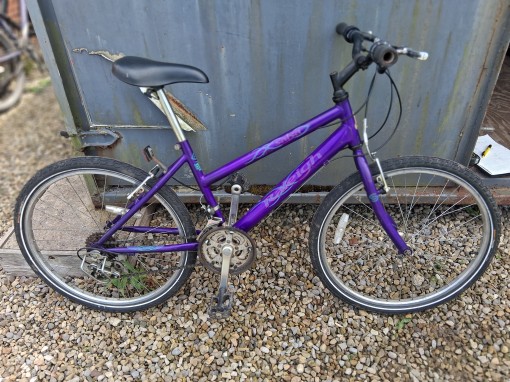 Bike number Hybrid-06.